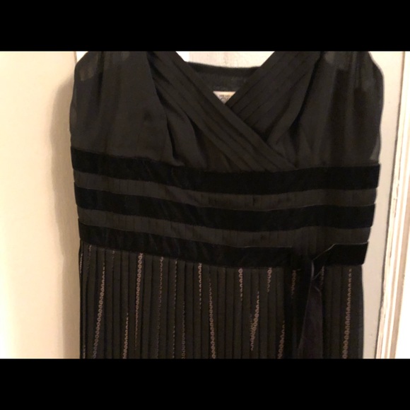 Loft black dress with pleated skirt - Picture 2 of 5